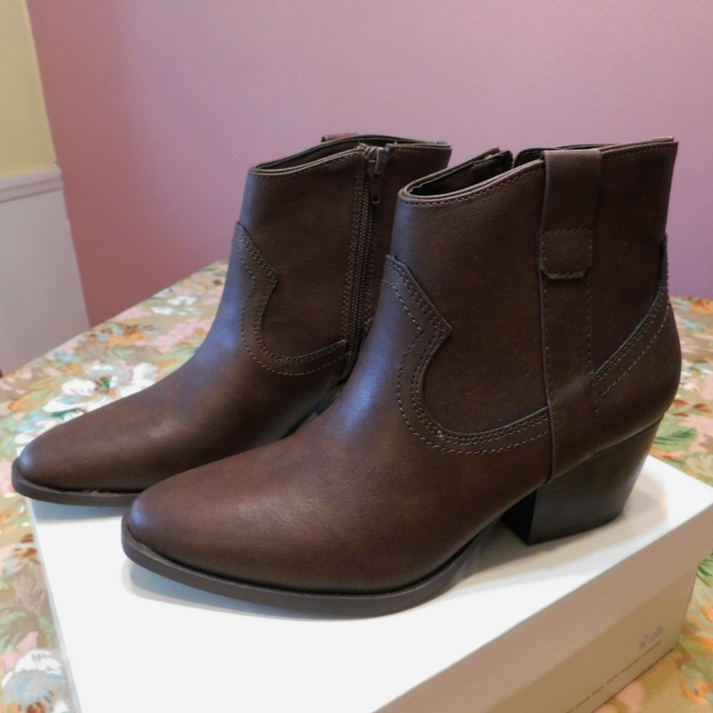 Style & Co Chocolate Brown Faux Leather Zip up Ankle Boots 7M